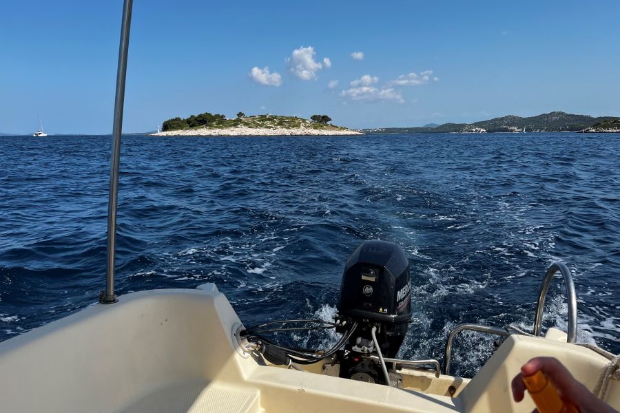 Kroatien Dalmatien Motorboot