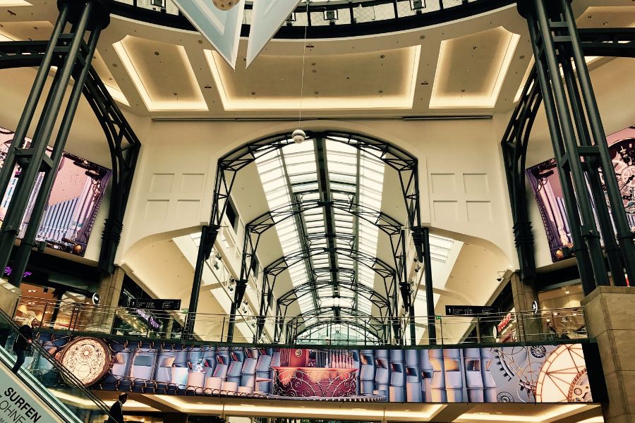 Schwarz Gold Elegant Dunkel Wasserfarbe Glitzer Danke Instagram Post (900 × 600 px)-16