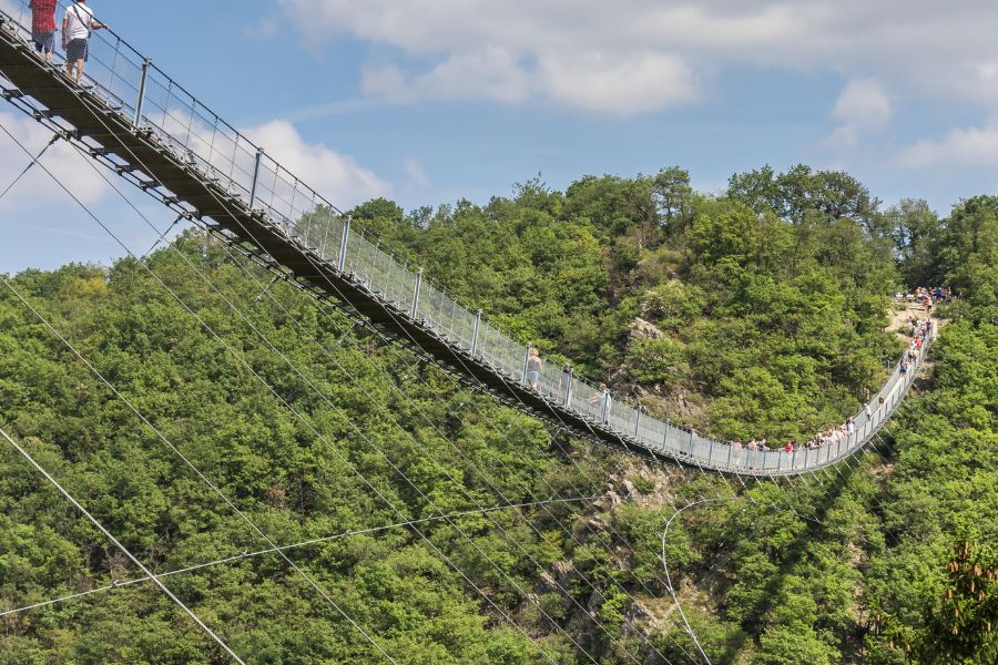 Schwarz Gold Elegant Dunkel Wasserfarbe Glitzer Danke Instagram Post (900 × 600 px)-20