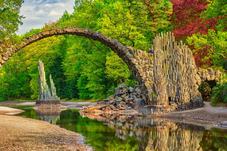 Schwarz Gold Elegant Dunkel Wasserfarbe Glitzer Danke Instagram Post (900 × 600 px)-4